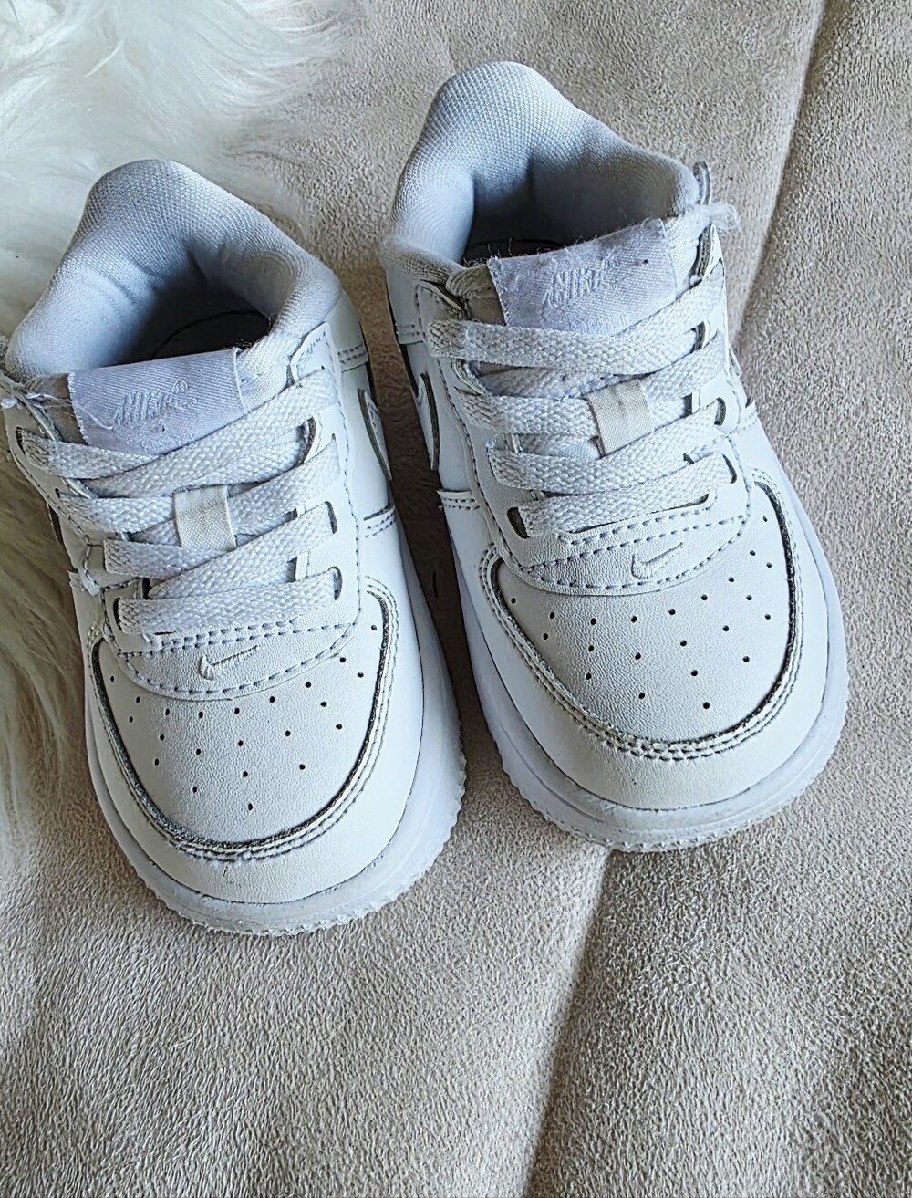 Nike White Low Top Air Force 1 Sneakers Infant/Toddler Size 6C
